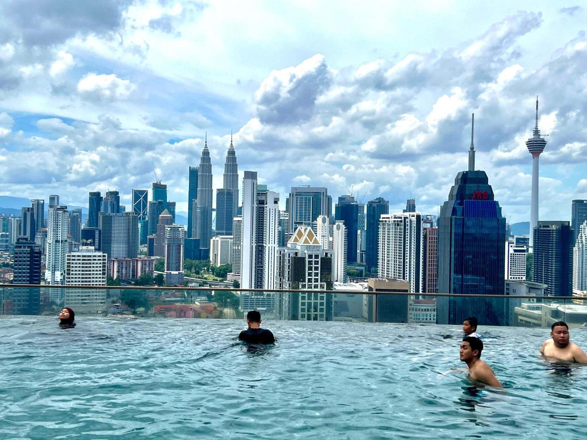 Regalia Service Suites Klcc Skypool Kuala Lumpur Extérieur photo