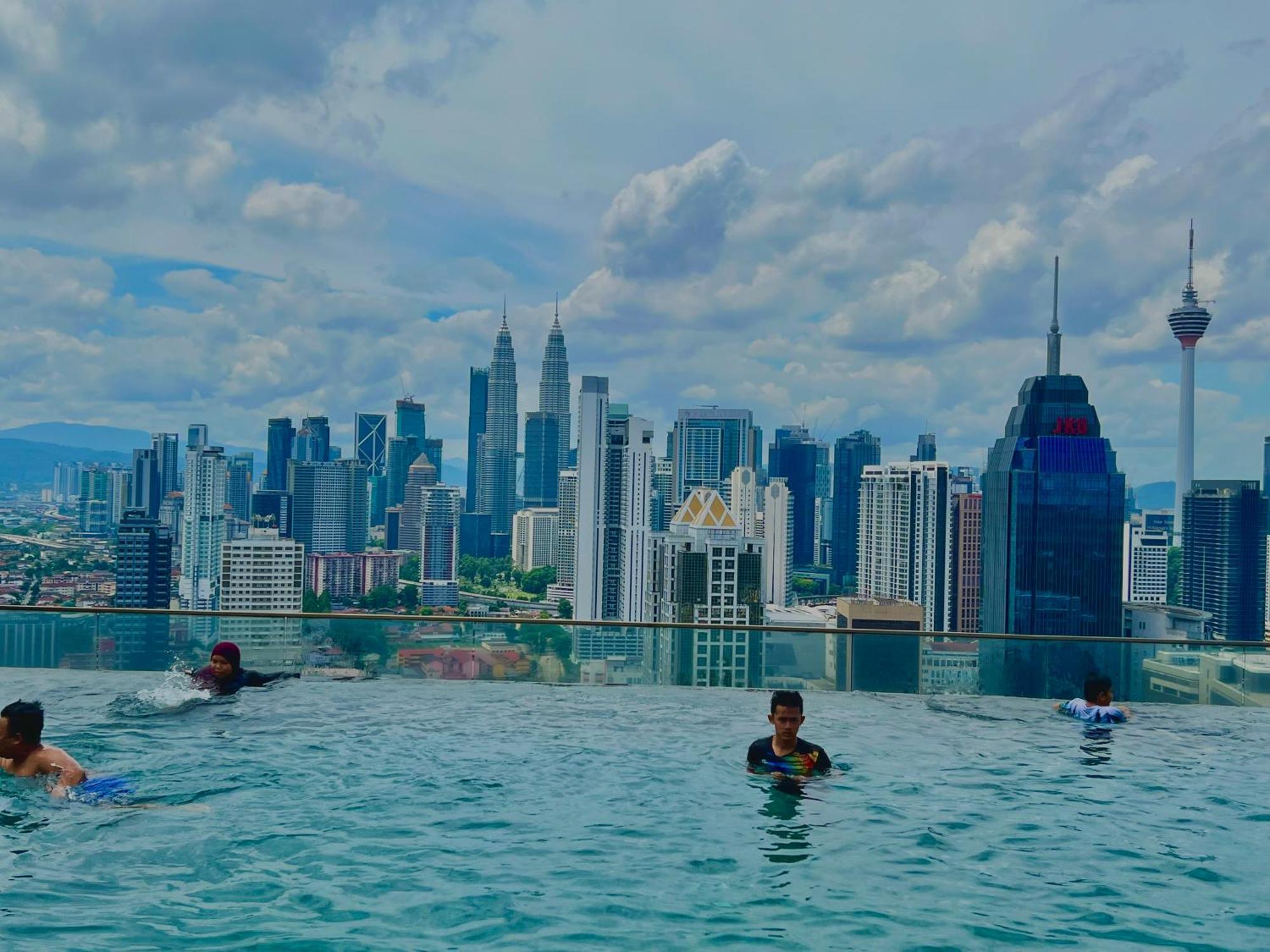 Regalia Service Suites Klcc Skypool Kuala Lumpur Extérieur photo